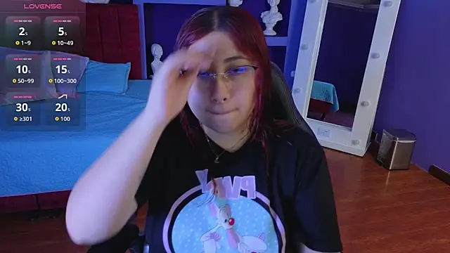 littlee red online show from February 25, 8:51 pm