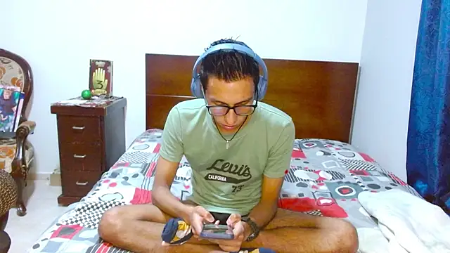 DavTwink3100 online show from December 19, 10:50 pm