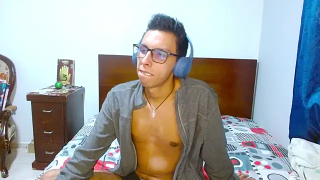 DavTwink3100 online show from December 23, 2:42 am