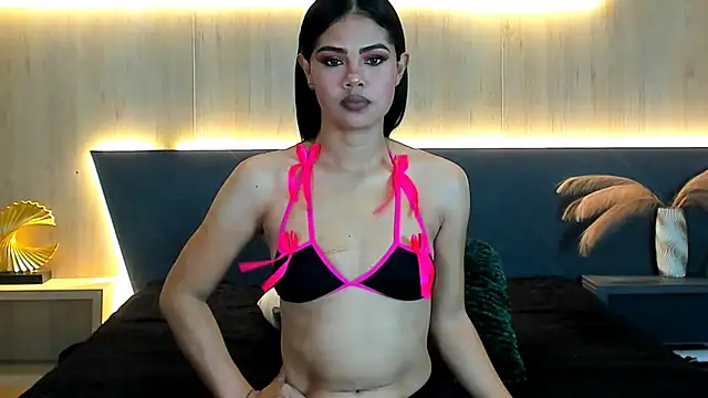 LorenaVarga online show from March 14, 7:30 pm