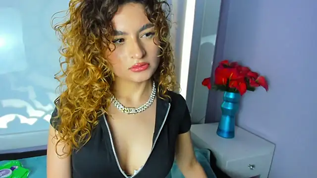 EmiliRouse  online show from November 26, 4:35 am