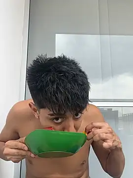 motomotoboy online show from March 3, 8:37 pm