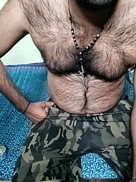 Snapshot of DesiBlackBull chatting on December 3, 4:16 pm DesiBlackBull online show from December 3, 4:16 pm