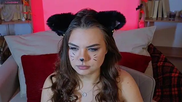 Miss Delia online show from October 22, 11:59 pm