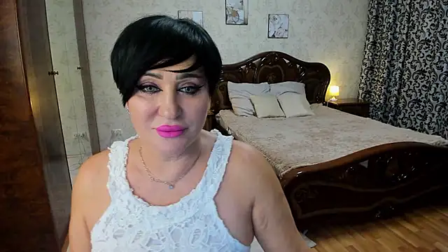 KiraTempt online show from January 13, 11:59 am