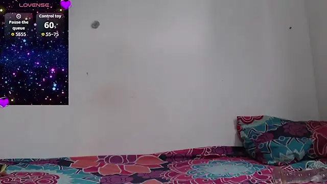 Nikki  uwu online show from December 14, 8:02 pm