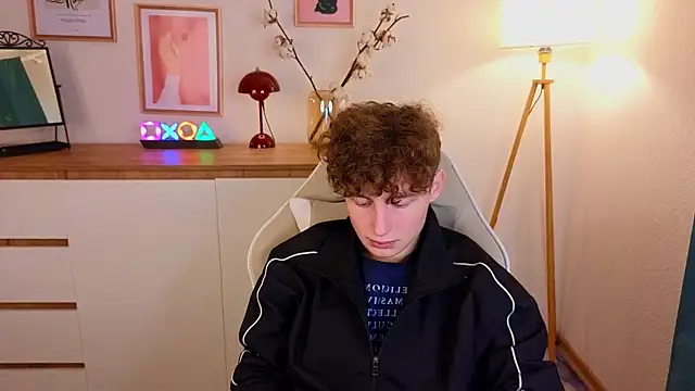 crisp1n online show from October 21, 1:23 pm