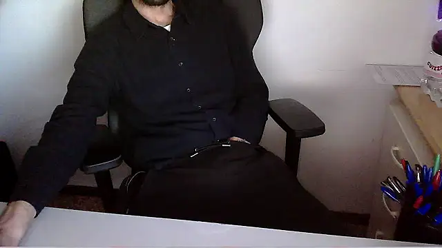 Snapshot of topg84 chatting on May 19, 5:19 pm topg84 online show from May 19, 5:19 pm