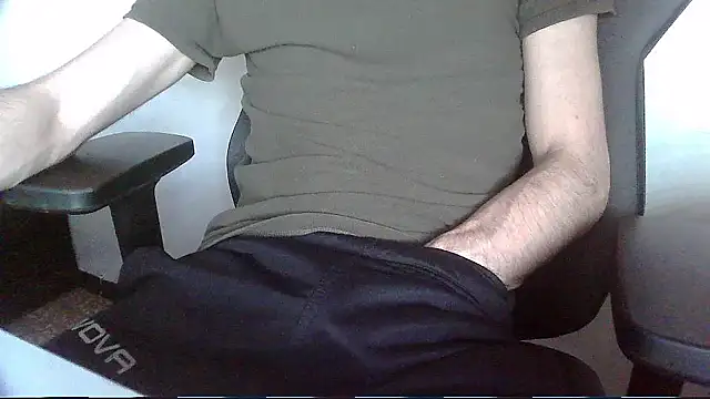 Snapshot of topg84 chatting on May 30, 5:10 pm topg84 online show from May 30, 5:10 pm