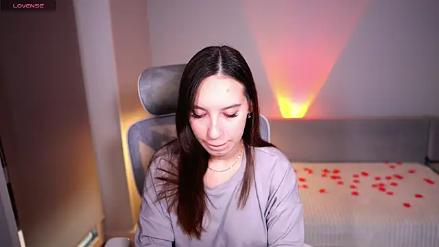 WhyEmmyCry online show from February 14, 5:26 am