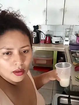 Snapshot of chikis12_ chatting on November 24, 5:12 pm chikis12 online show from November 24, 5:12 pm