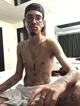 Snapshot of tian_doyt69 chatting on October 19, 1:50 am tian doyt69 online show from October 19, 1:50 am