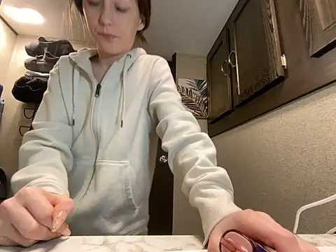 Snapshot of Thedeepwebcutie chatting on December 17, 2:50 am Thedeepwebcutie online show from December 17, 2:50 am