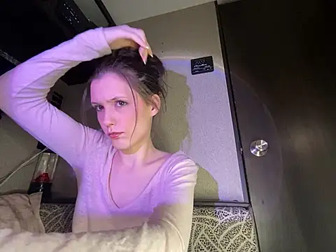 Snapshot of Thedeepwebcutie chatting on January 12, 7:35 am Thedeepwebcutie online show from January 12, 7:35 am