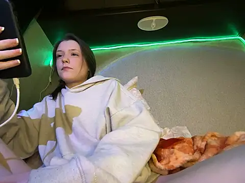 Snapshot of Thedeepwebcutie chatting on January 17, 6:51 am Thedeepwebcutie online show from January 17, 6:51 am