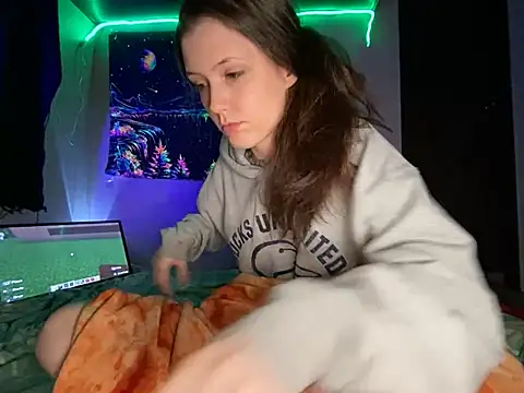 Snapshot of Thedeepwebcutie chatting on February 19, 9:49 am Thedeepwebcutie online show from February 19, 9:49 am