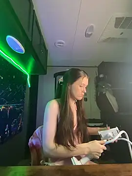 Snapshot of Thedeepwebcutie chatting on February 24, 2:31 am Thedeepwebcutie online show from February 24, 2:31 am