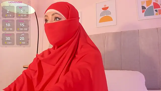 fatiima  online show from March 4, 7:20 pm