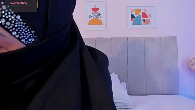 fatiima  online show from March 31, 7:03 pm