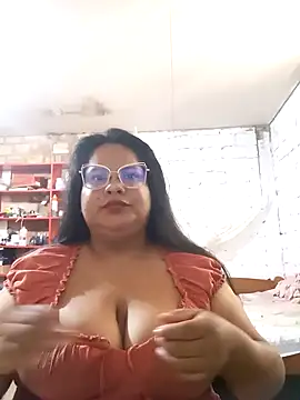 Snapshot of celeste122595 chatting on November 6, 3:02 pm celeste122595 online show from November 6, 3:02 pm