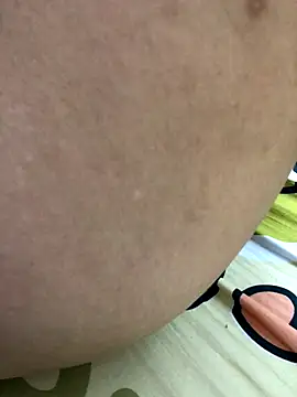 Snapshot of HinayLa chatting on November 26, 8:37 am HinayLa online show from November 26, 8:37 am