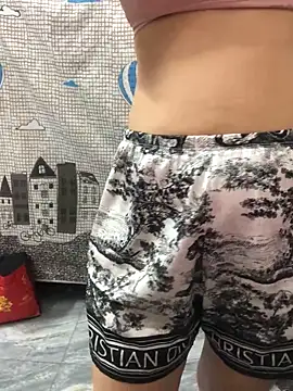 HinayLa online show from December 17, 9:10 pm