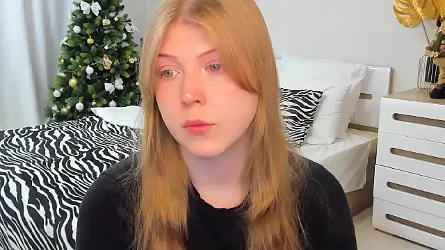 Snapshot of Stella_Light chatting on December 18, 4:18 am Stella Light online show from December 18, 4:18 am