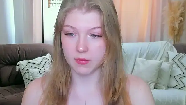 Stella Light online show from April 6, 4:10 am