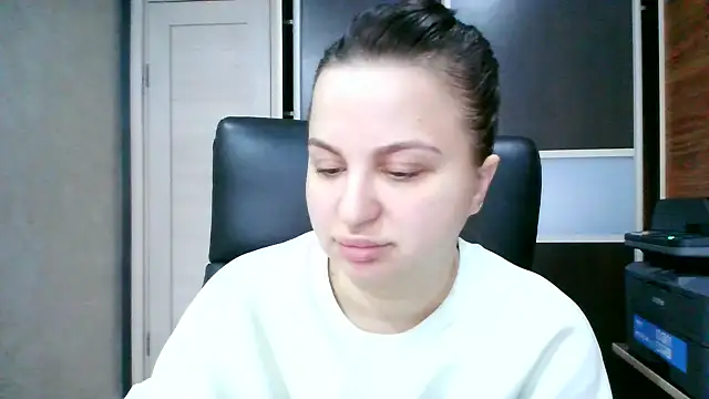 Snapshot of Denalynn chatting on February 24, 1:47 am Denalynn online show from February 24, 1:47 am