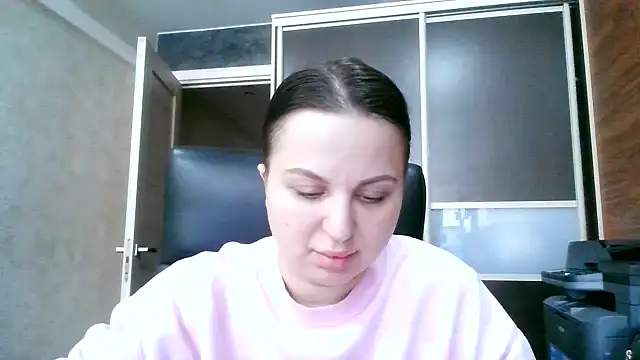 Snapshot of Denalynn chatting on February 27, 2:55 am Denalynn online show from February 27, 2:55 am