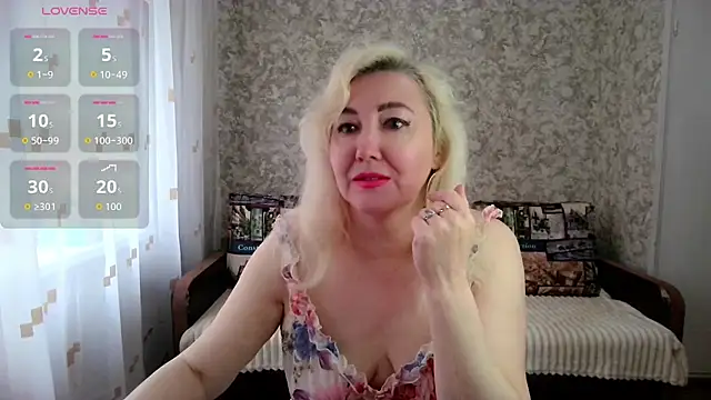 LadyKriss online show from April 9, 4:01 am