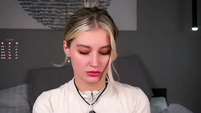 Snapshot of buvei chatting on January 18, 12:31 pm buvei online show from January 18, 12:31 pm