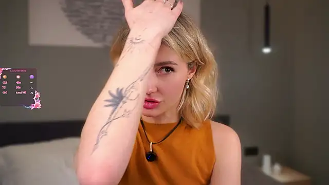 Snapshot of buvei chatting on February 8, 12:08 pm buvei online show from February 8, 12:08 pm