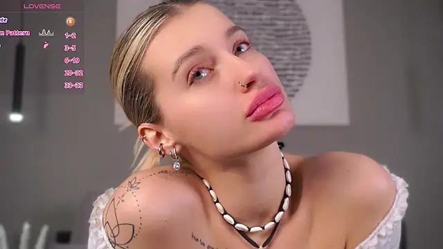 Snapshot of buvei chatting on February 12, 1:17 pm buvei online show from February 12, 1:17 pm