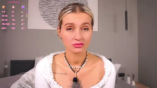 Snapshot of buvei chatting on February 25, 2:27 pm buvei online show from February 25, 2:27 pm