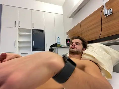 youngboyformommy24 online show from November 21, 2:16 pm