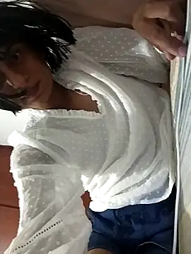 Snapshot of sophiasleepy1 chatting on October 23, 6:17 pm sophiasleepy1 online show from October 23, 6:17 pm