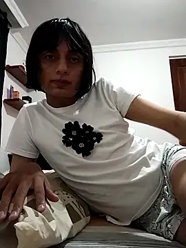 Snapshot of sophiasleepy1 chatting on November 3, 4:58 am sophiasleepy1 online show from November 3, 4:58 am