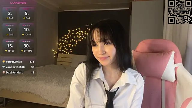 ella simons online show from March 23, 11:20 pm