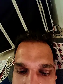 Snapshot of UNIT734 chatting on October 20, 9:32 am UNIT734 online show from October 20, 9:32 am