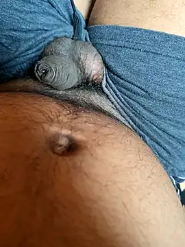 Snapshot of UNIT734 chatting on November 15, 7:05 am UNIT734 online show from November 15, 7:05 am