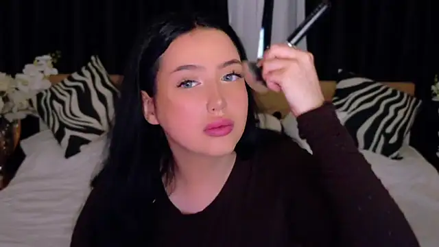 Felicia Herceg online show from November 23, 6:19 pm