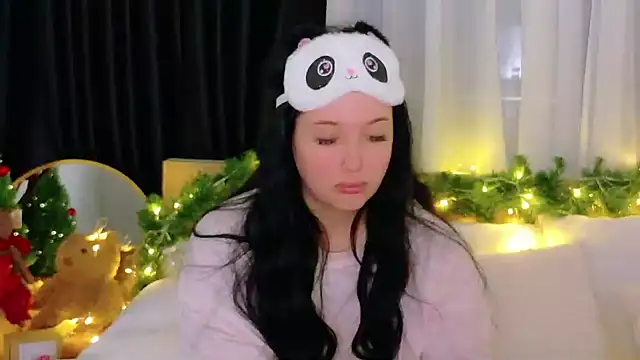 Felicia Herceg online show from December 14, 5:29 pm