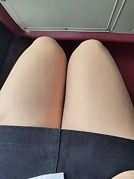 Snapshot of Mina-02 chatting on June 30, 2:56 am Mina-02 online show from June 30, 2:56 am
