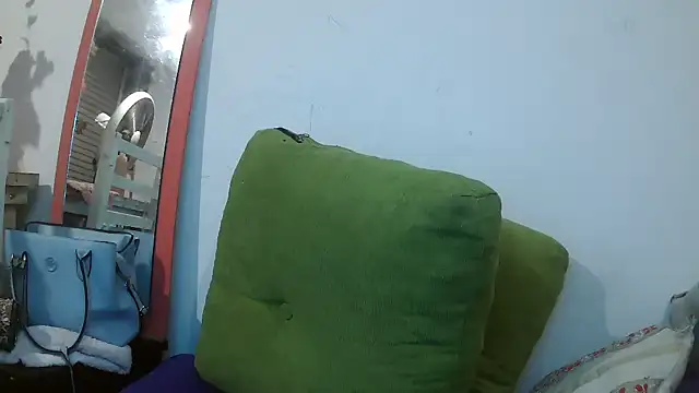 CarlaBrasuca online show from April 21, 7:36 am