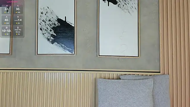 Lily Vale online show from November 21, 7:23 pm