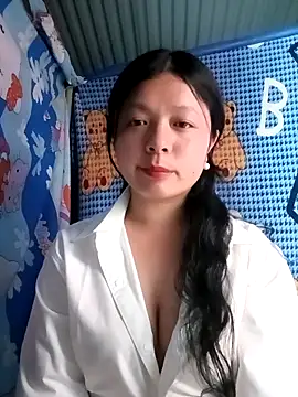 lisa-bae00 online show from April 13, 2:44 pm