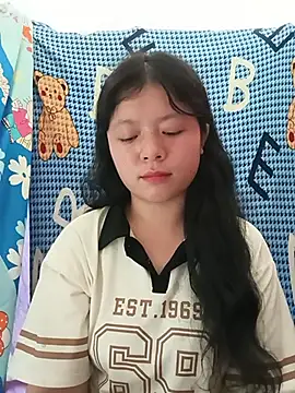 lisa-bae00 online show from July 4, 1:23 am