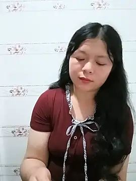 lisa-bae00 online show from July 10, 1:36 pm