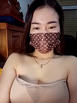 Snapshot of Family-Lovee chatting on November 16, 6:24 pm Family-Lovee online show from November 16, 6:24 pm